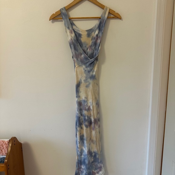 Young Fabulous & Broke Blue Crisscross Back Tie Dye Dress | Size Medium - Picture 4 of 6